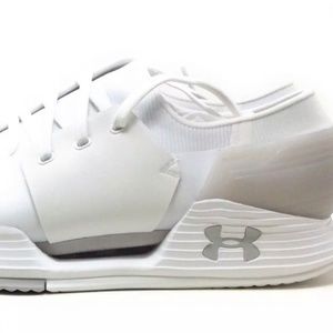 UA WOMENS SPEEDFORM AMP 2.0 SIZE 8.5